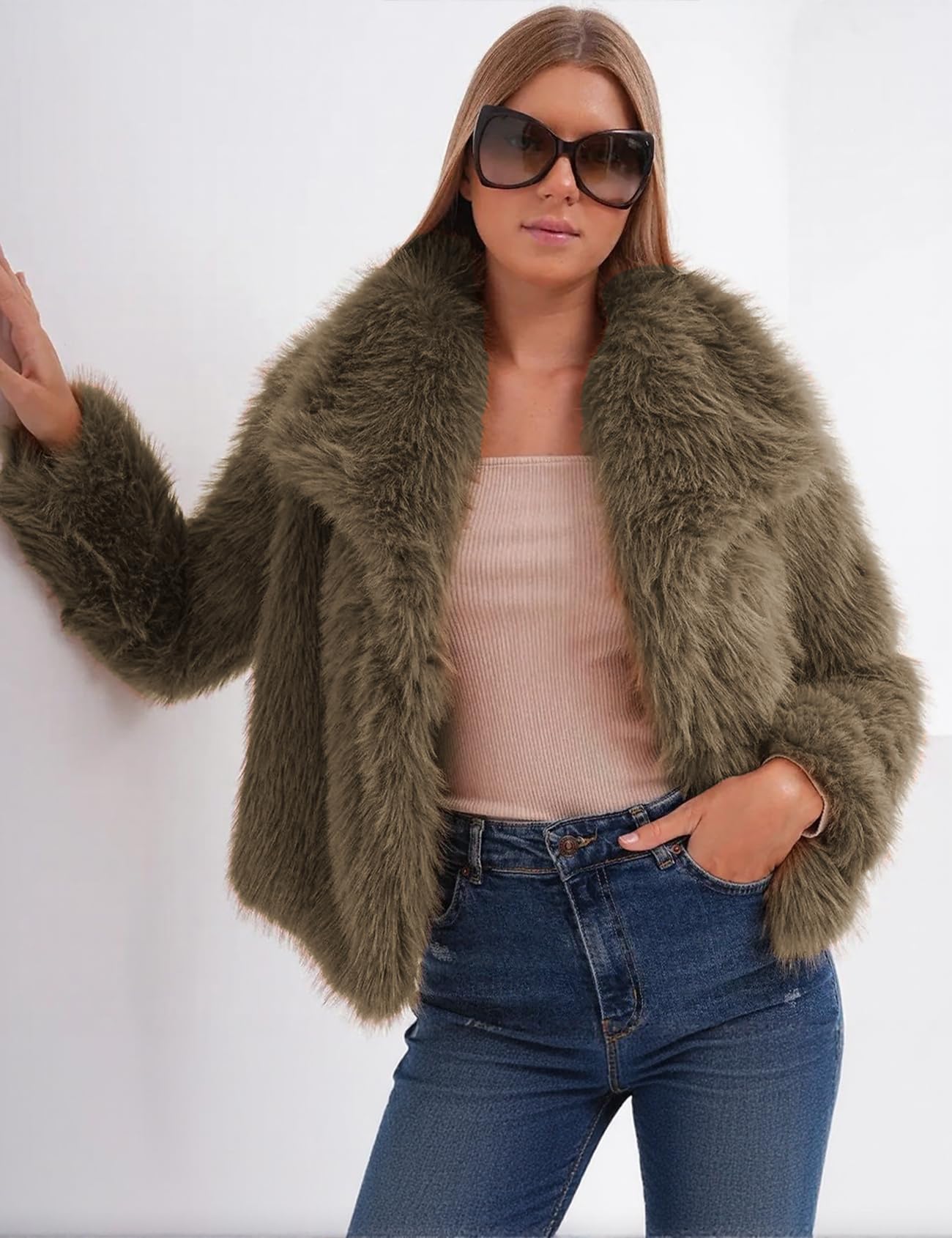 Flygo Women's Faux Fur Coat Fluffy Faux Fur Jacket Long Sleeve Lapel Furry Winter Jackets Shaggy Parka Short Coat