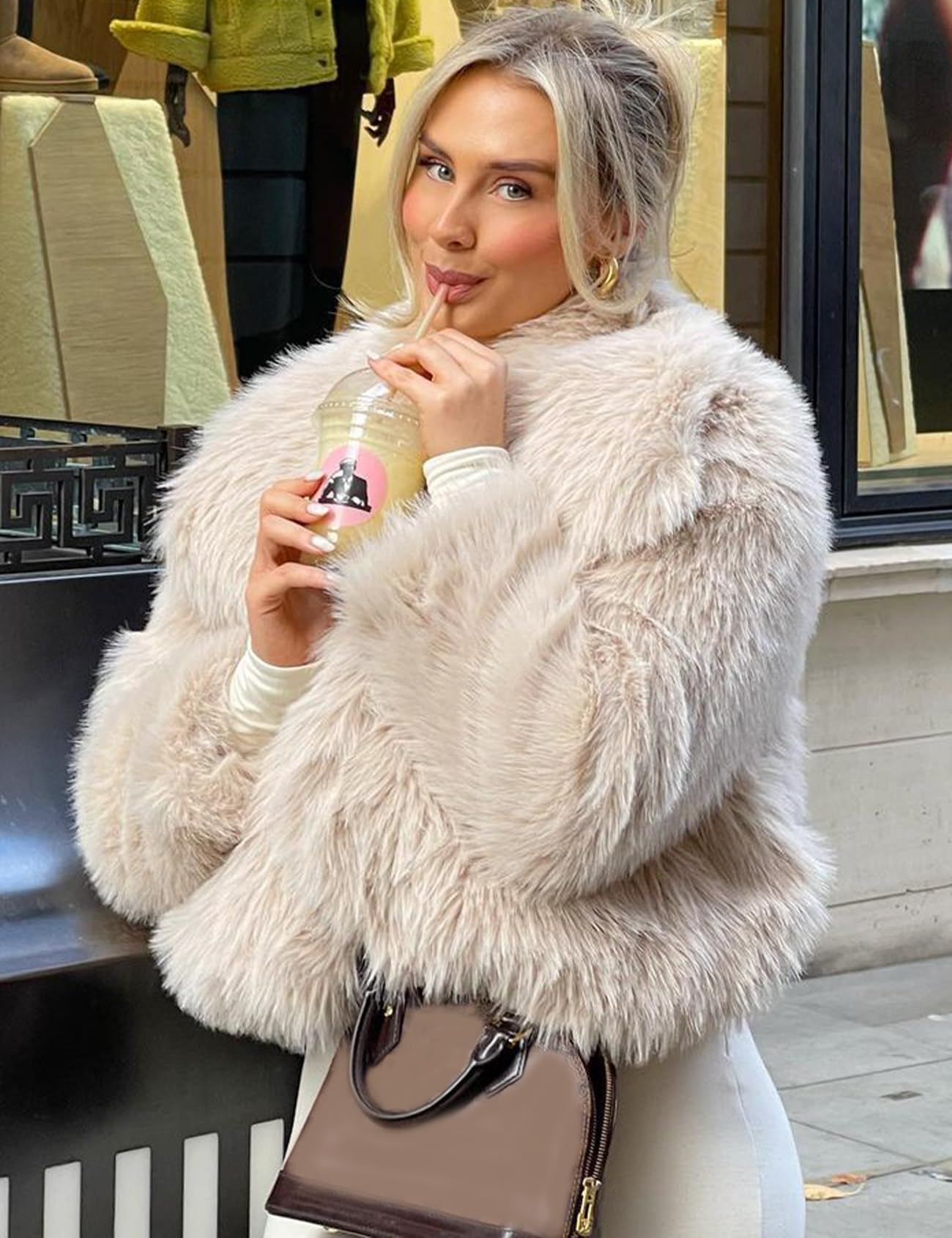 Flygo Women's Faux Fur Coat Fluffy Faux Fur Jacket Long Sleeve Lapel Furry Winter Jackets Shaggy Parka Short Coat