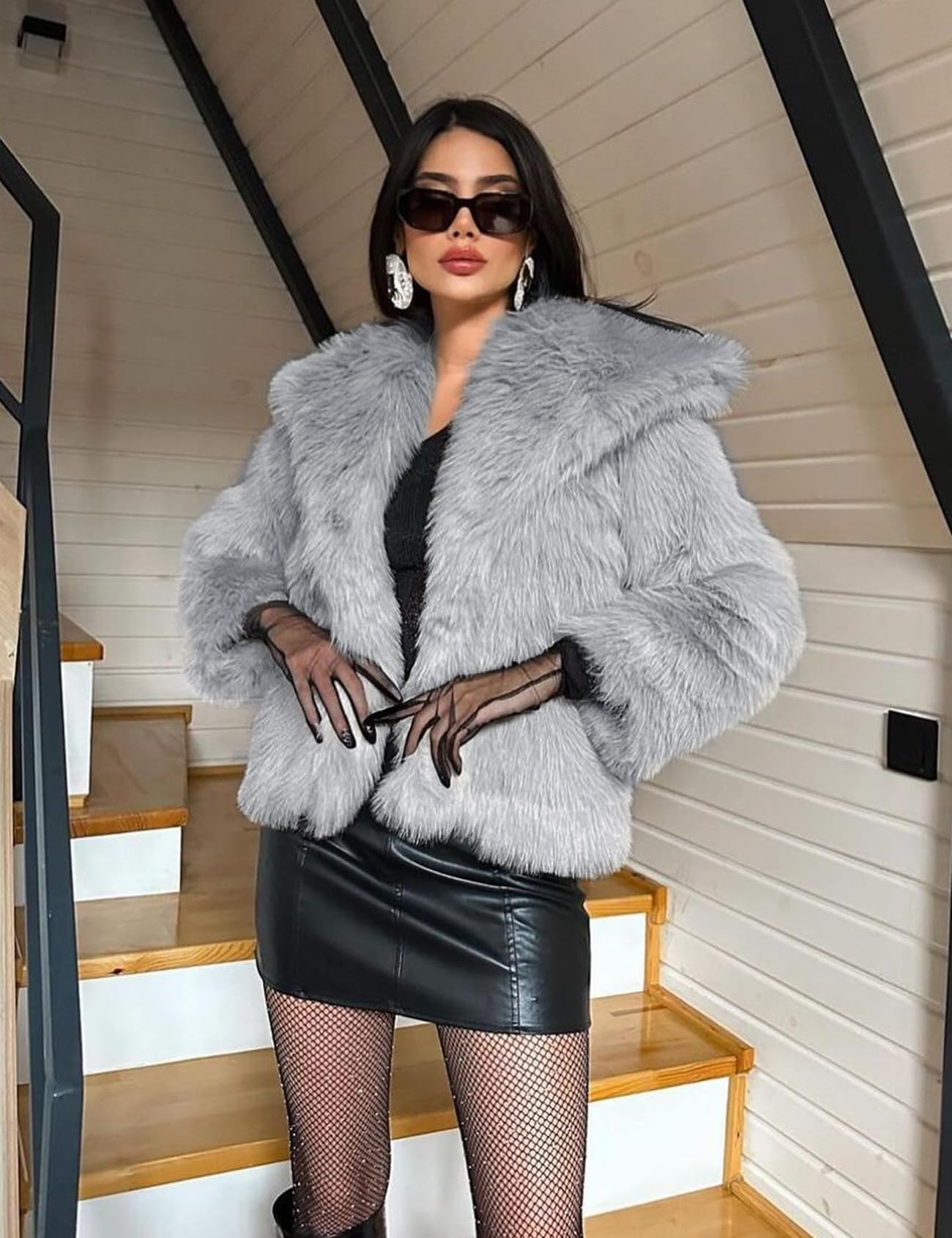 Flygo Women's Faux Fur Coat Fluffy Faux Fur Jacket Long Sleeve Lapel Furry Winter Jackets Shaggy Parka Short Coat