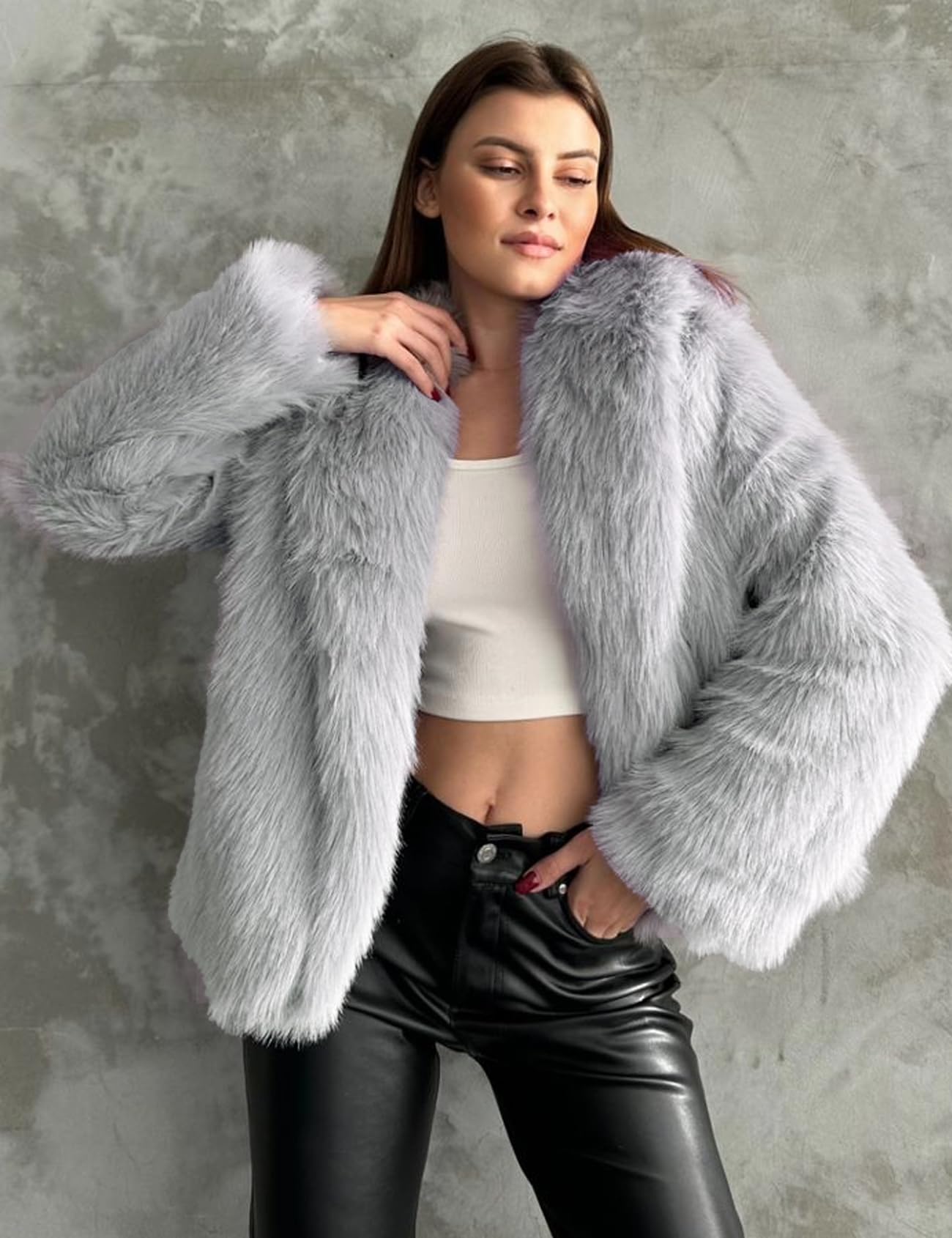 Flygo Women's Faux Fur Coat Fluffy Faux Fur Jacket Long Sleeve Lapel Furry Winter Jackets Shaggy Parka Short Coat