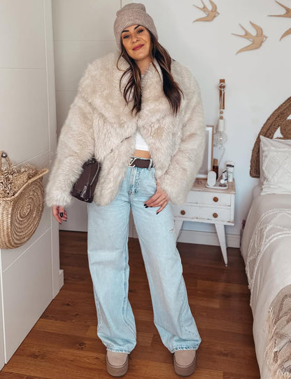 Flygo Women's Faux Fur Coat Fluffy Faux Fur Jacket Long Sleeve Lapel Furry Winter Jackets Shaggy Parka Short Coat