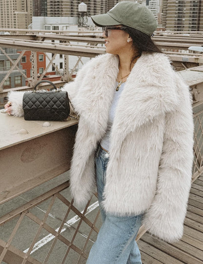 Flygo Women's Faux Fur Coat Fluffy Faux Fur Jacket Long Sleeve Lapel Furry Winter Jackets Shaggy Parka Short Coat